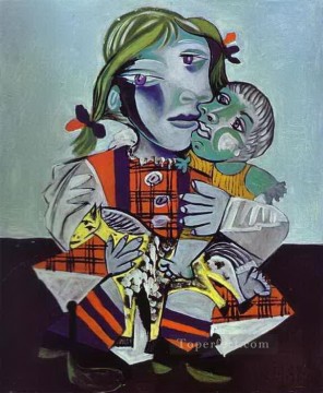 fight with cudgels Painting - Maya Picassos Daughter with a Doll 1938 Pablo Picasso